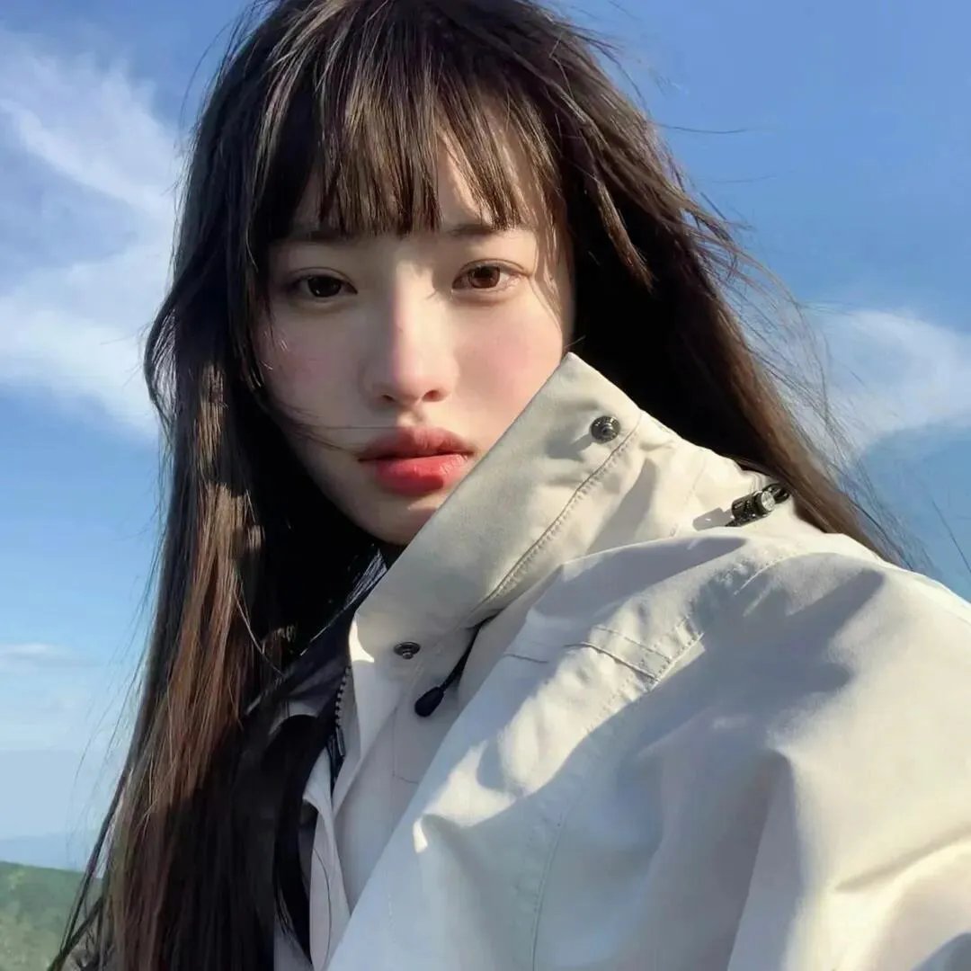 秦总你闺女又去摆地摊了